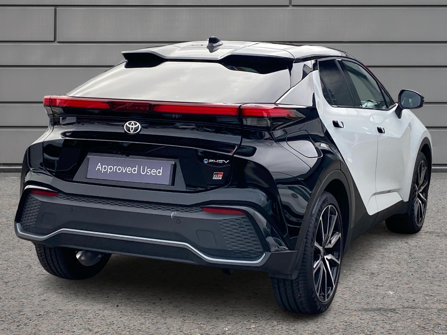 Used Toyota C-HR 2025 for sale - 76716826: Photo 2