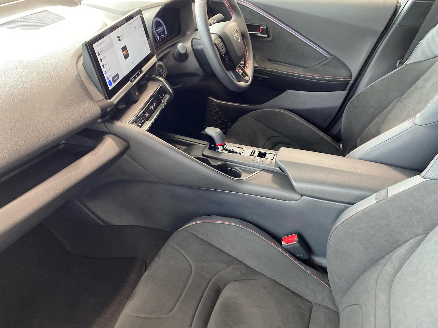 Used Toyota C-HR 2025 for sale - 76110667: Photo 10