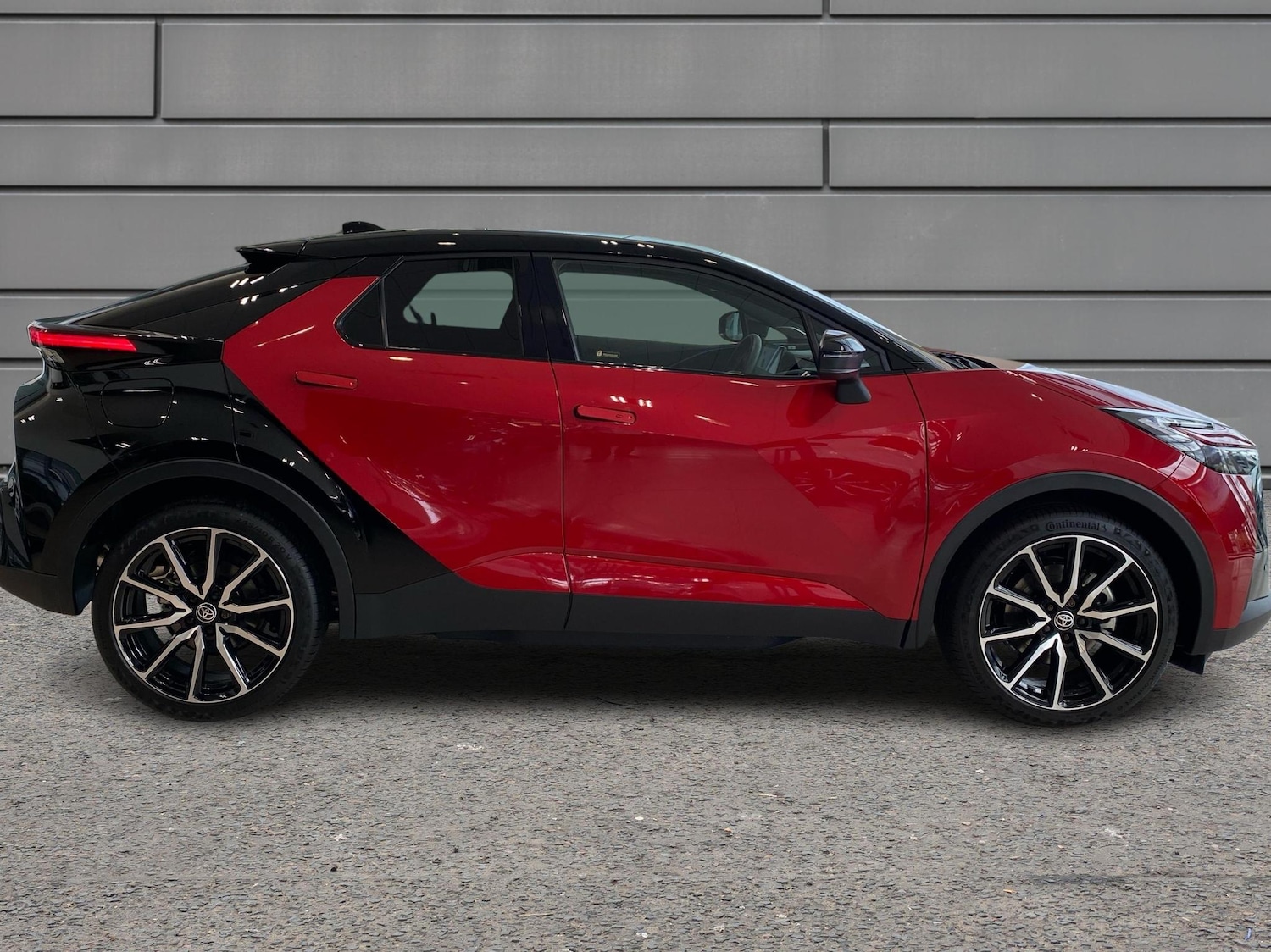 Used Toyota C-HR 2025 for sale - 76110667: Photo 16