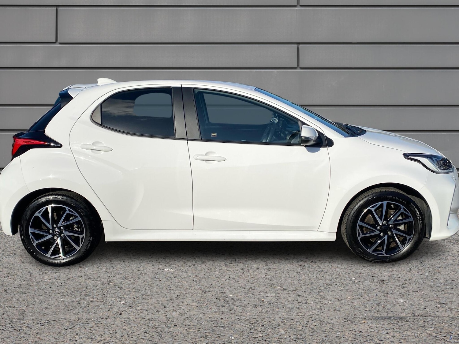 Used Toyota Yaris 2023 for sale - 76730701: Photo 16