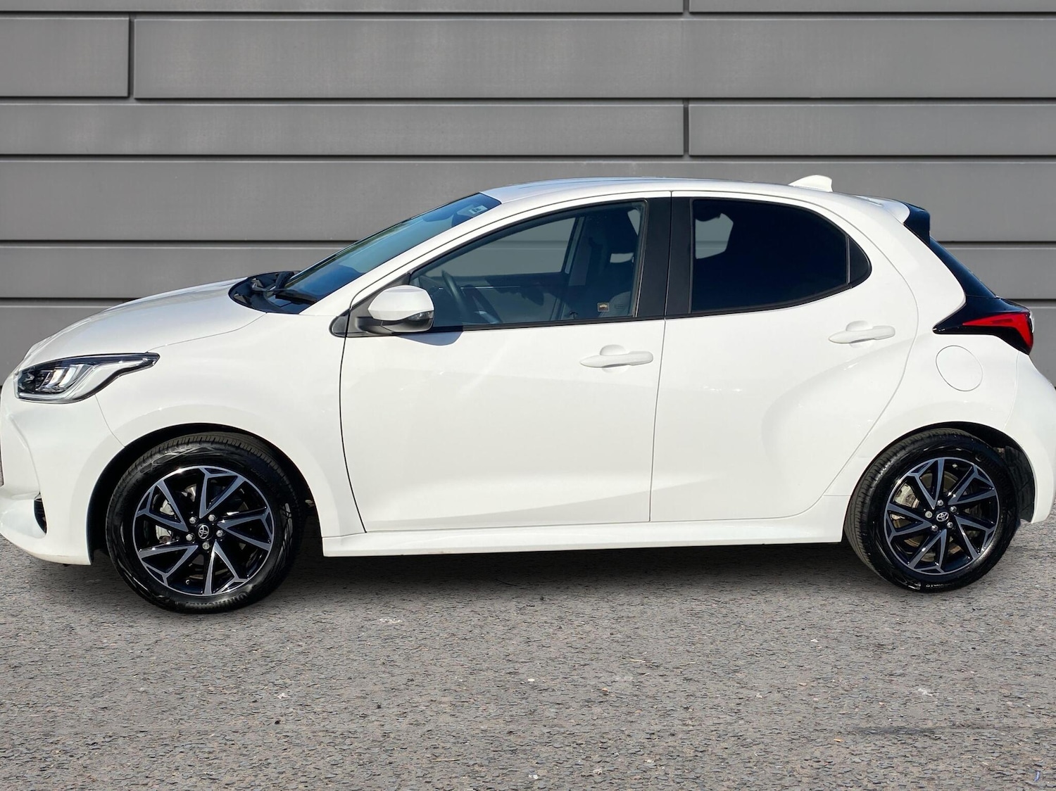 Used Toyota Yaris 2023 for sale - 76730701: Photo 17