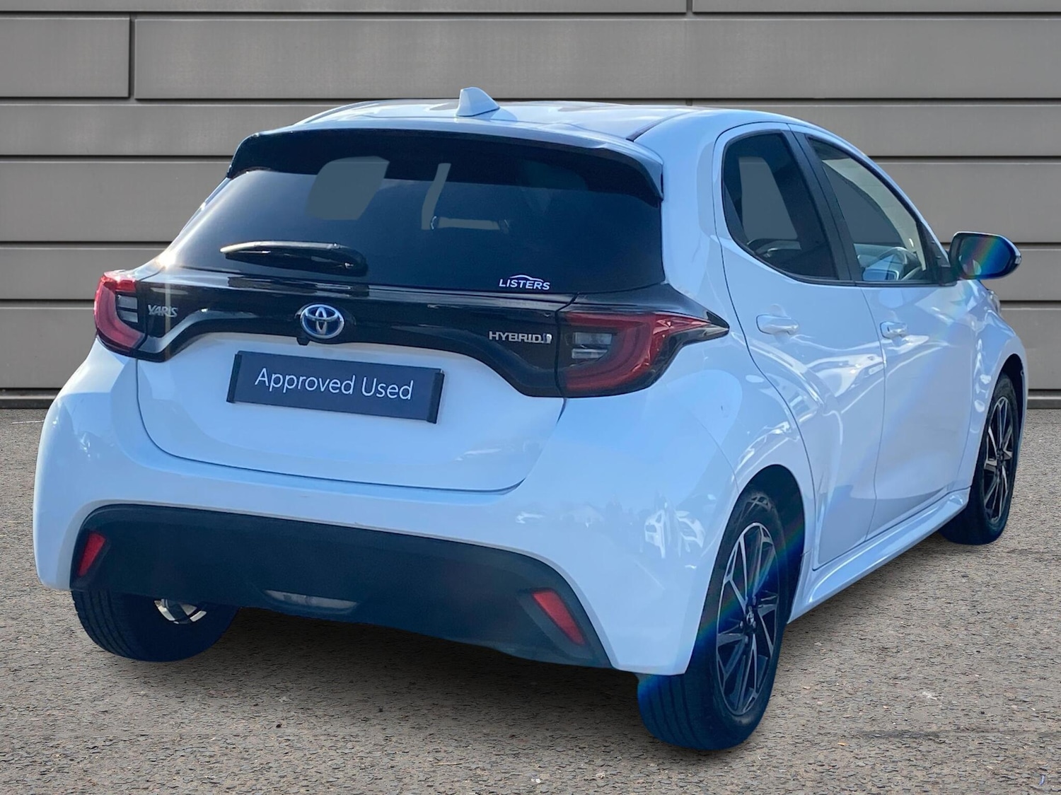 Used Toyota Yaris 2023 for sale - 76730701: Photo 2