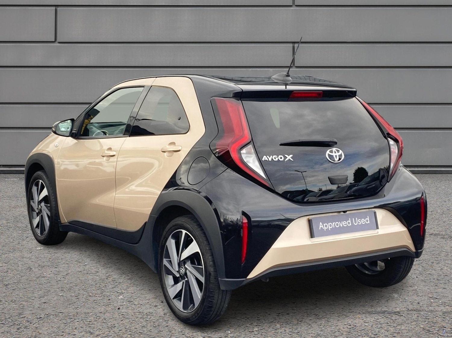 Used Toyota Aygo X 2023 for sale - 76730640: Photo 4