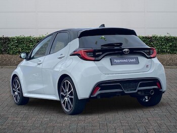 Used Toyota Yaris 2024 for sale - 77176794: Photo