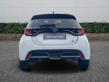 Used Toyota Yaris 2024 for sale - 77176794: Photo