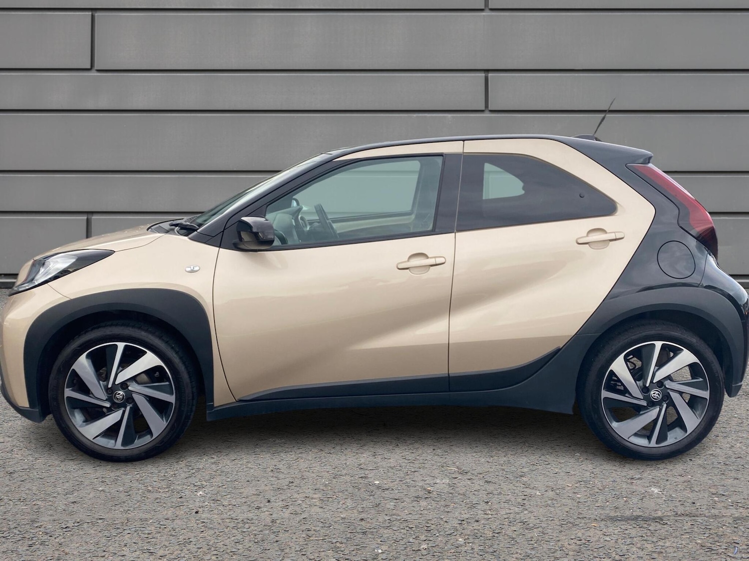 Used Toyota Aygo X 2023 for sale - 77177384: Photo 17