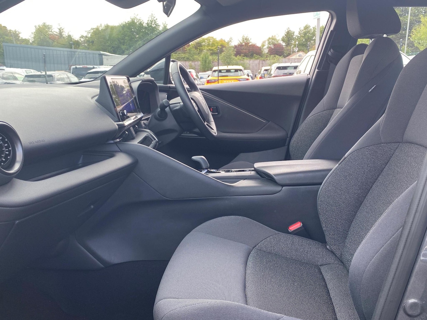 Used Toyota C-HR 2025 for sale - 76111180: Photo 10