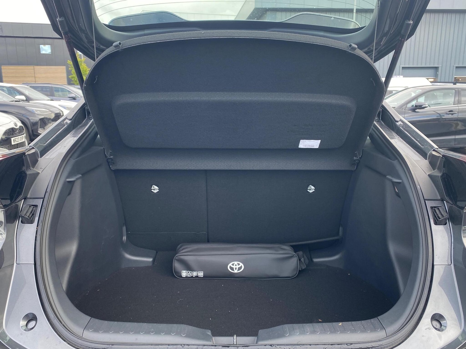 Used Toyota C-HR 2025 for sale - 76111180: Photo 14