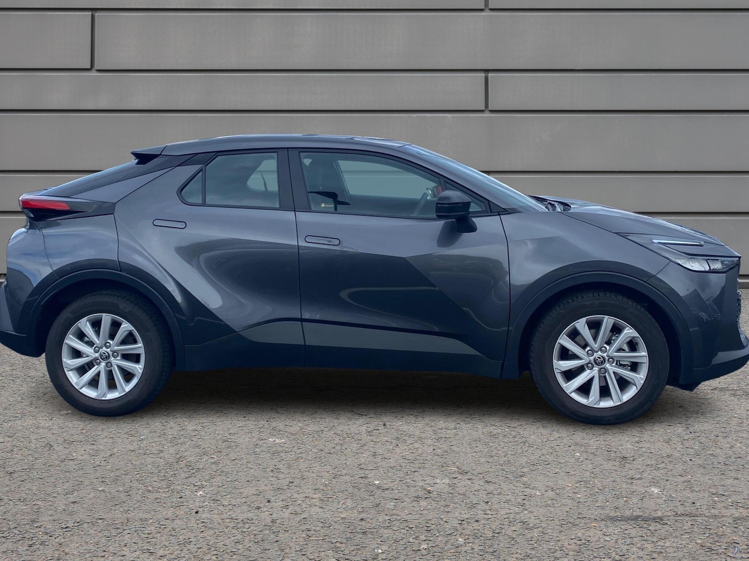 Used Toyota C-HR 2025 for sale - 76111180: Photo 16