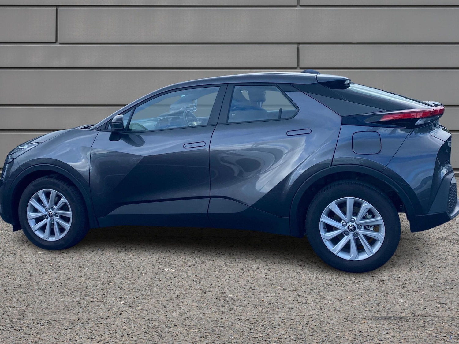 Used Toyota C-HR 2025 for sale - 76111180: Photo 17