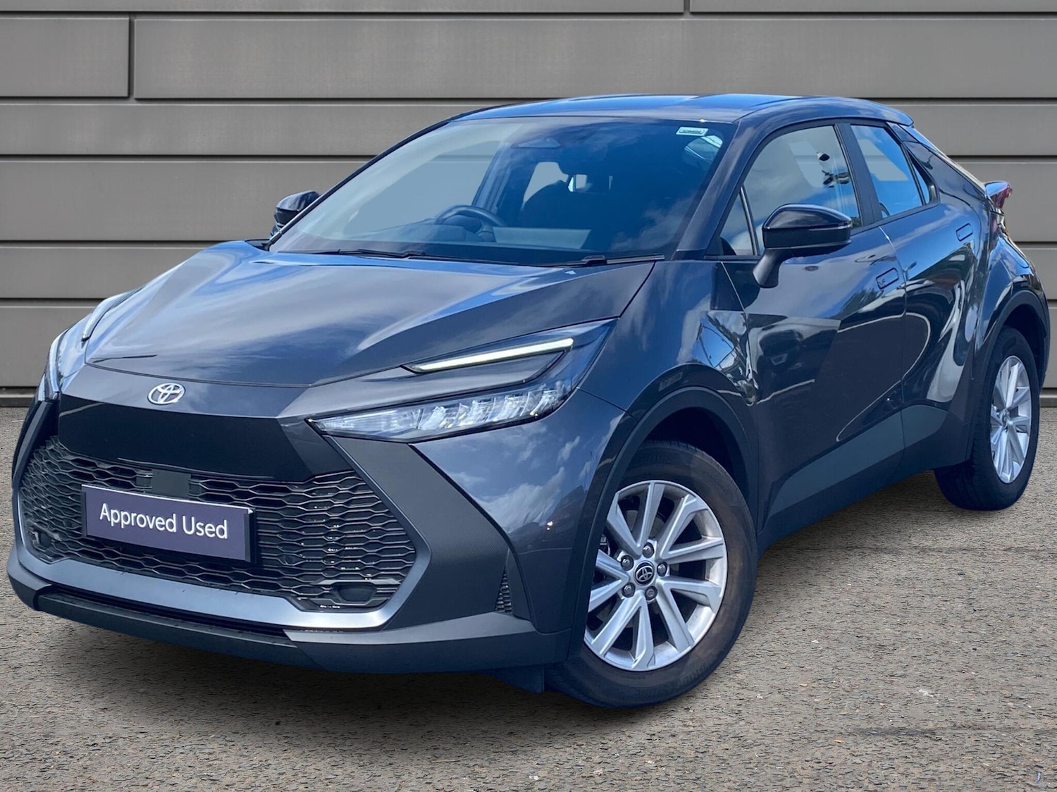 Used Toyota C-HR 2025 for sale - 76111180: Photo 3