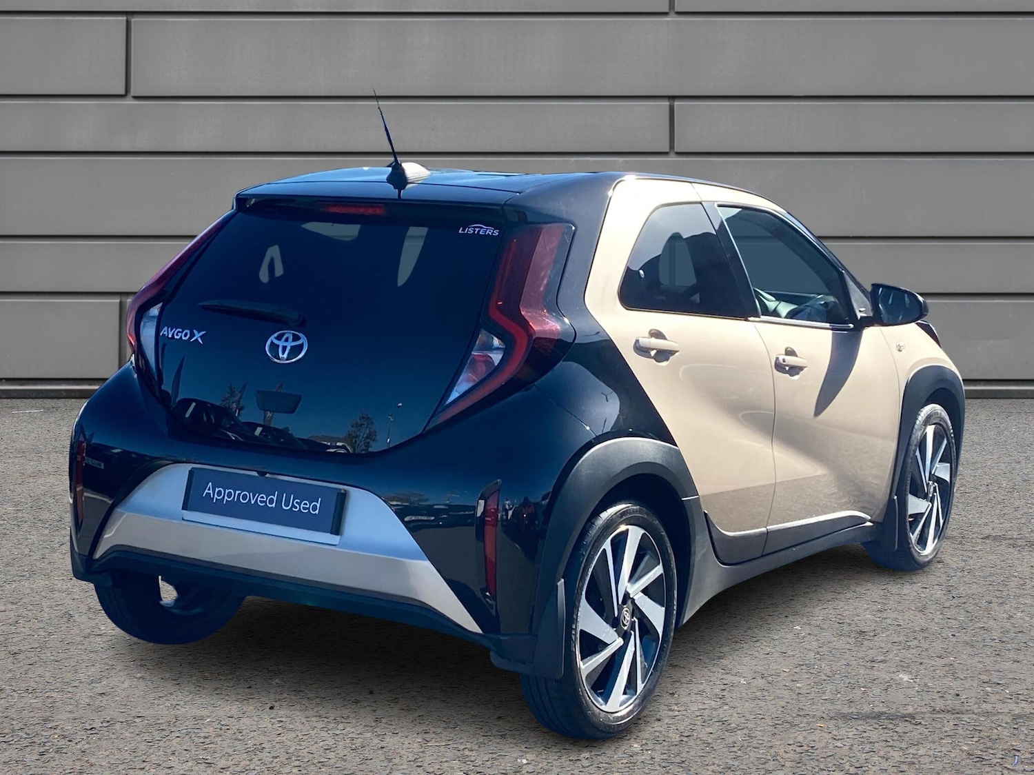 Used Toyota Aygo X 2023 for sale - 76111568: Photo 2