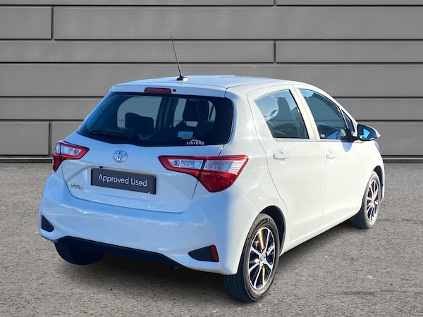 Used Toyota Yaris 2018 for sale - 76111479: Photo 2