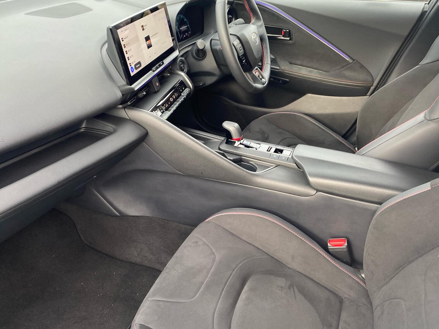 Used Toyota C-HR 2024 for sale - 76730790: Photo 10