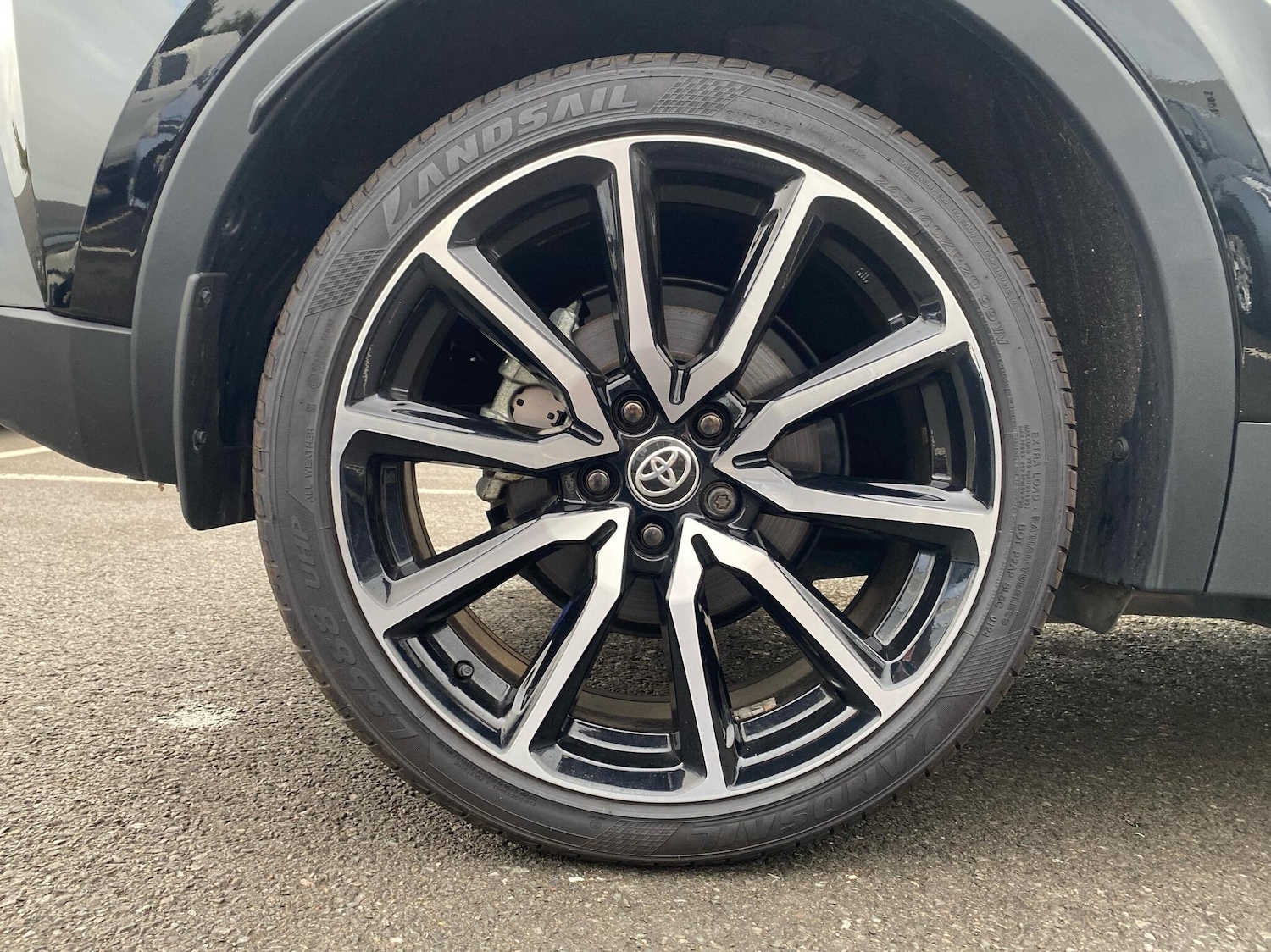 Used Toyota C-HR 2024 for sale - 76730790: Photo 18