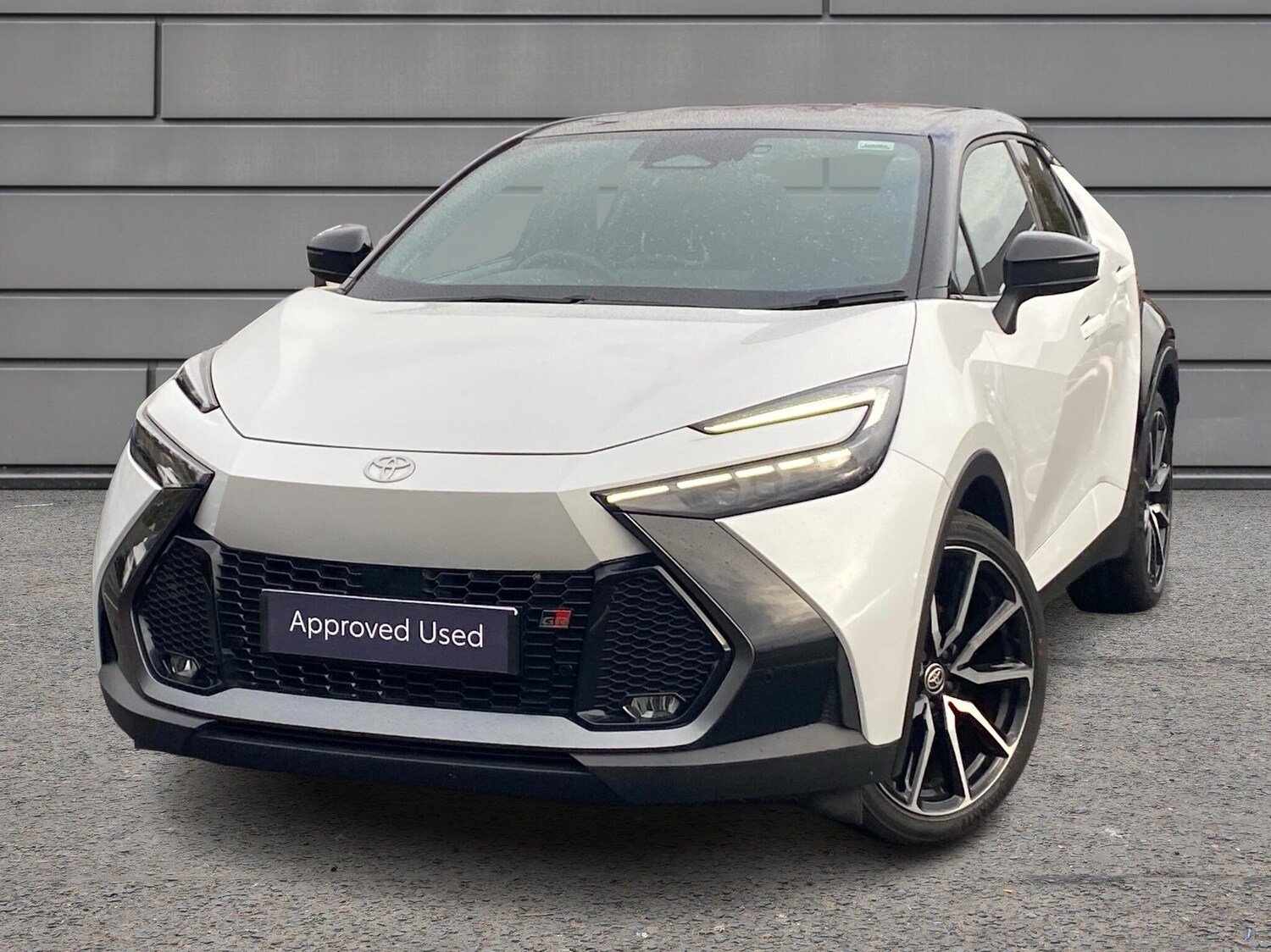 Used Toyota C-HR 2024 for sale - 76730790: Photo 3