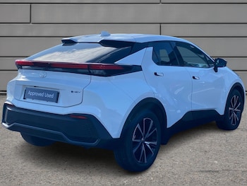 Used Toyota C-HR 2024 for sale - 75770809: Photo