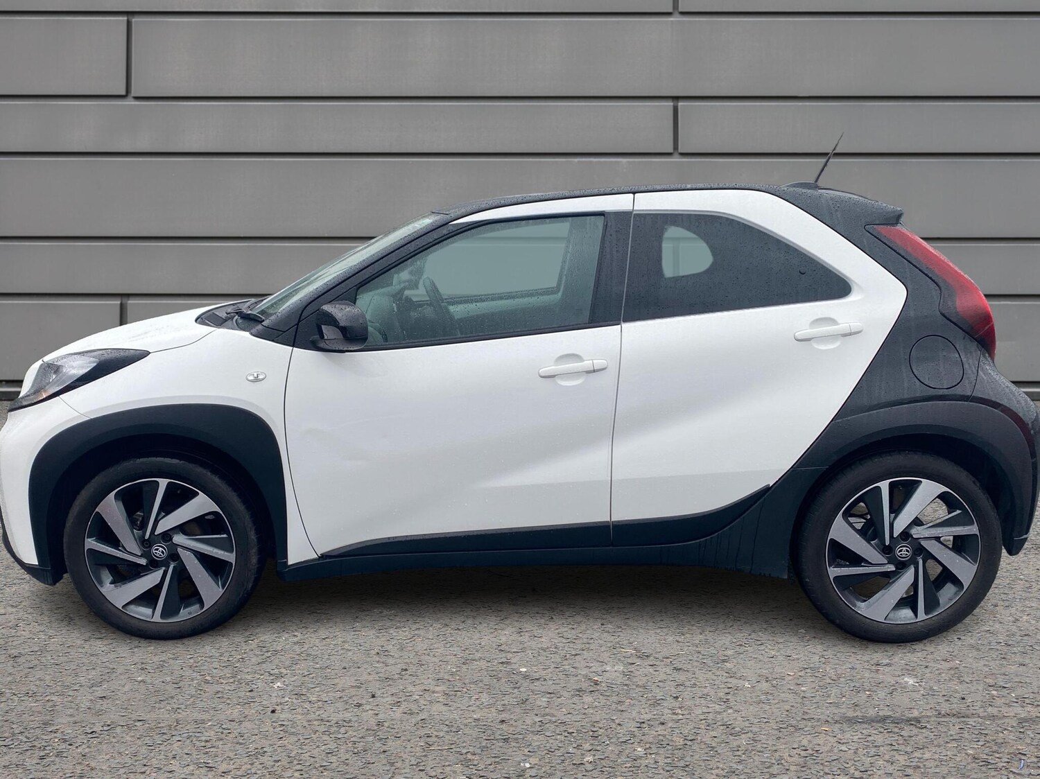 Used Toyota Aygo X 2023 for sale - 76730639: Photo 17