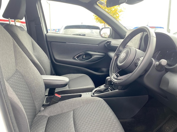 Used Toyota Yaris 2024 for sale - 76241265: Photo 11