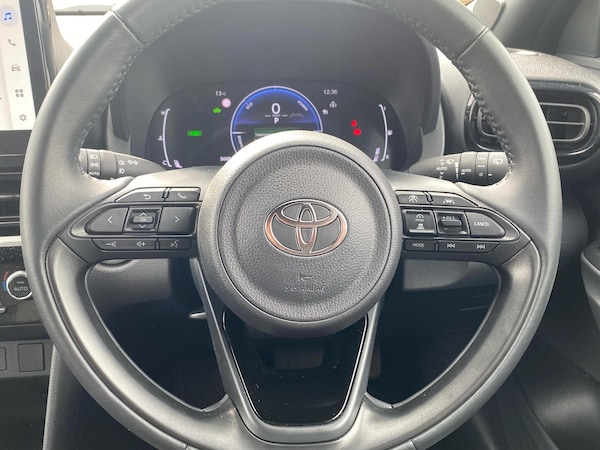 Used Toyota Yaris 2024 for sale - 76241265: Photo 8