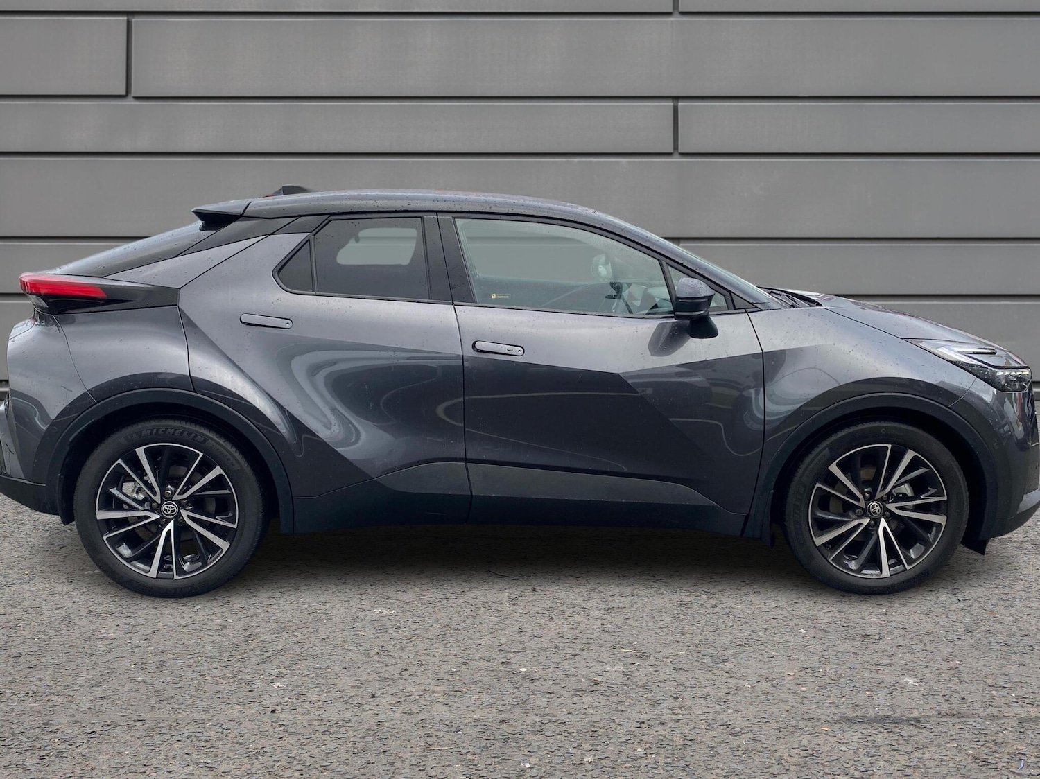 Used Toyota C-HR 2025 for sale - 77177100: Photo 16