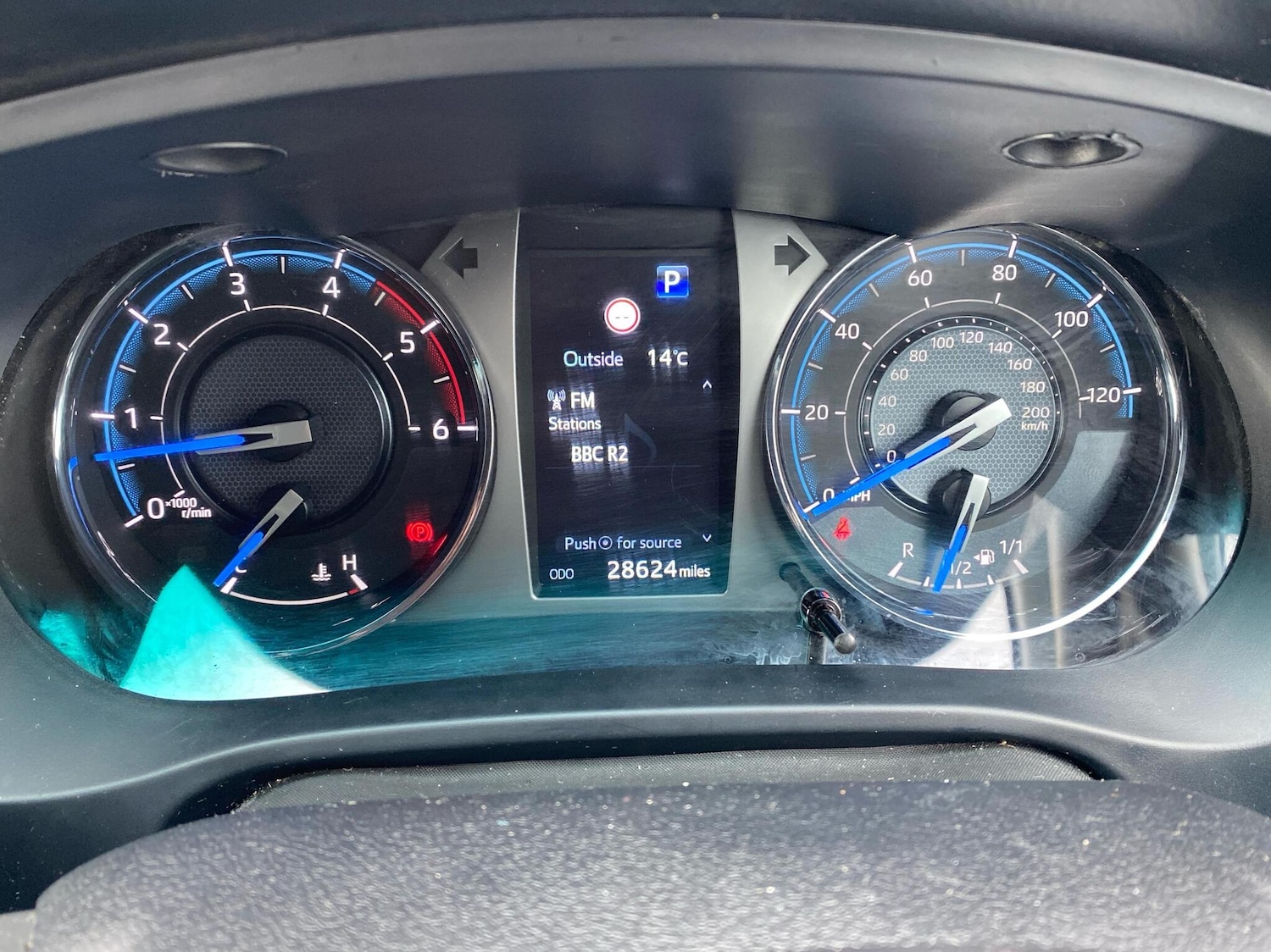 Used Toyota Hilux 2024 for sale - 76730816: Photo 9