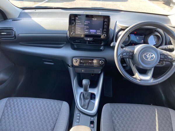 Used Toyota Yaris 2023 for sale - 76111323: Photo 5