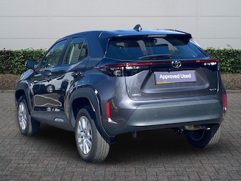 Used Toyota Yaris 2024 for sale - 77539417: Photo