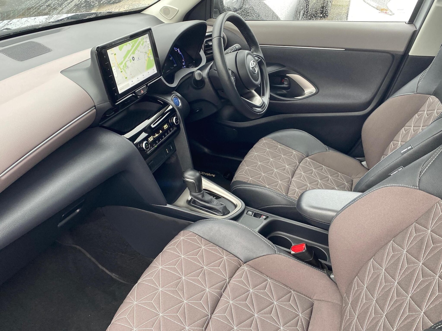 Used Toyota Yaris 2023 for sale - 76410286: Photo 10