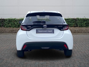 Used Toyota Yaris 2023 for sale - 78008519: Photo