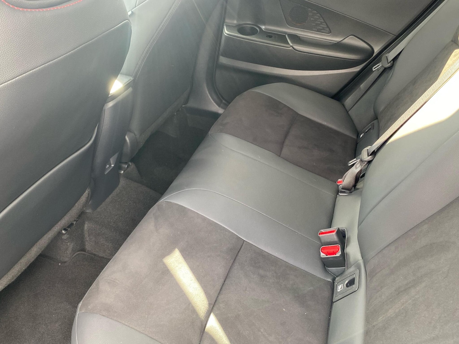 Used Toyota C-HR 2023 for sale - 76110661: Photo 12