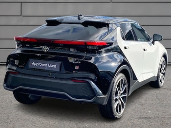 Used Toyota C-HR 2023 for sale - 76110661: Photo 2