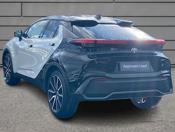 Used Toyota C-HR 2023 for sale - 76110661: Photo 4