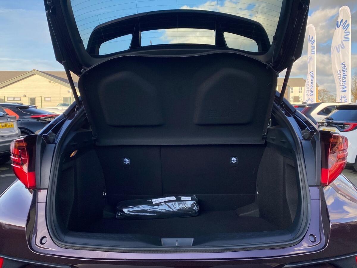 Used Toyota C-HR 2023 for sale - 77725056: Photo 10