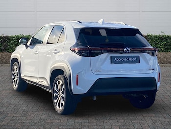 Used Toyota Yaris 2023 for sale - 77013479: Photo