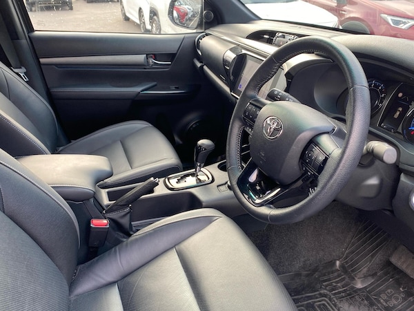 Used Toyota Hilux 2025 for sale - 76261163: Photo 11