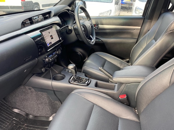 Used Toyota Hilux 2025 for sale - 76261163: Photo 12
