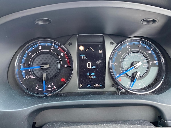 Used Toyota Hilux 2025 for sale - 76261163: Photo 9