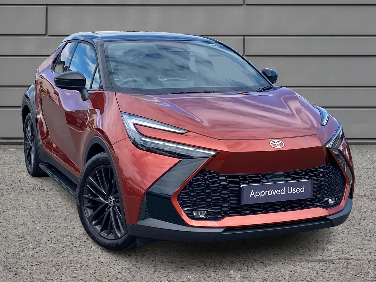 Used Toyota C-HR 2025 for sale - 76111132: Photo 1