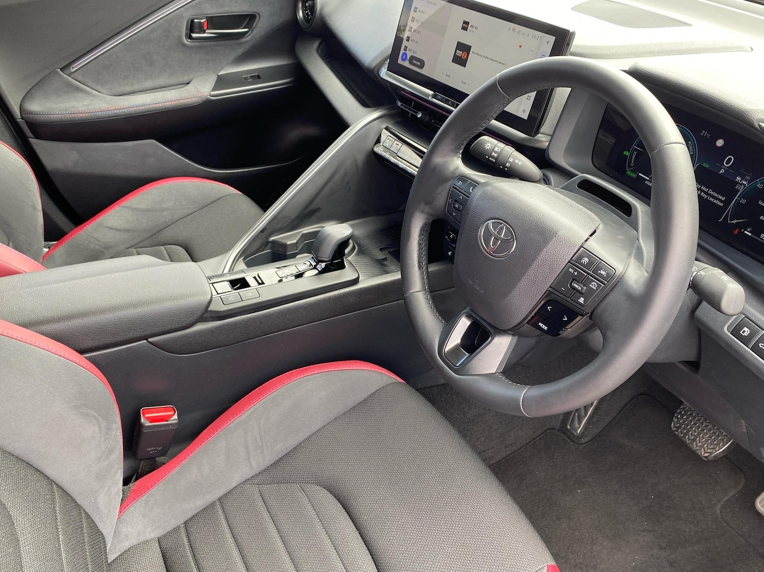 Used Toyota C-HR 2025 for sale - 76111132: Photo 11