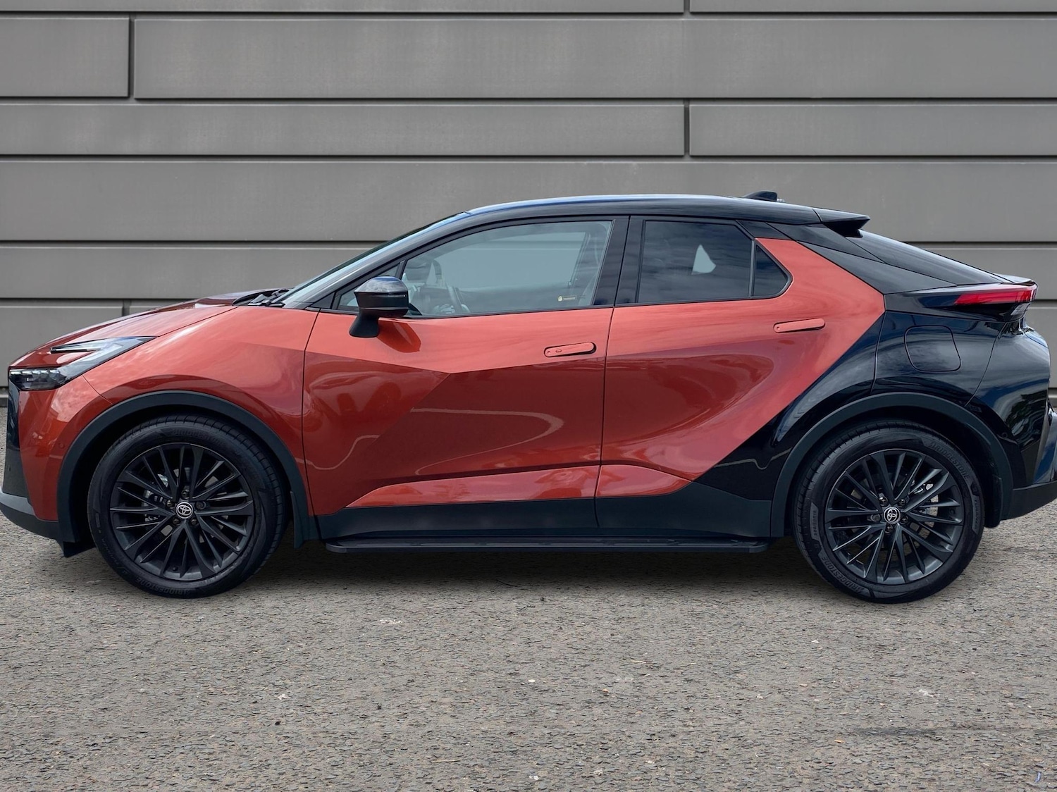 Used Toyota C-HR 2025 for sale - 76111132: Photo 17