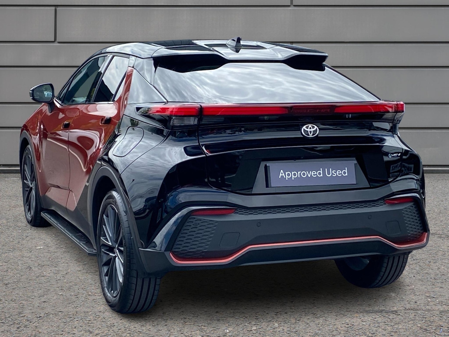 Used Toyota C-HR 2025 for sale - 76111132: Photo 4