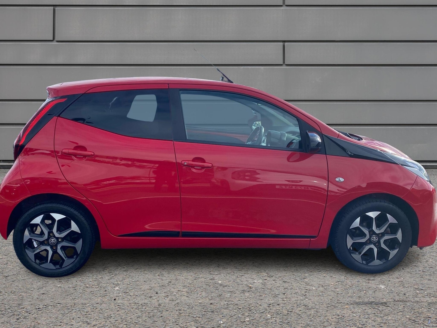 Used Toyota AYGO 2019 for sale - 76338456: Photo 16
