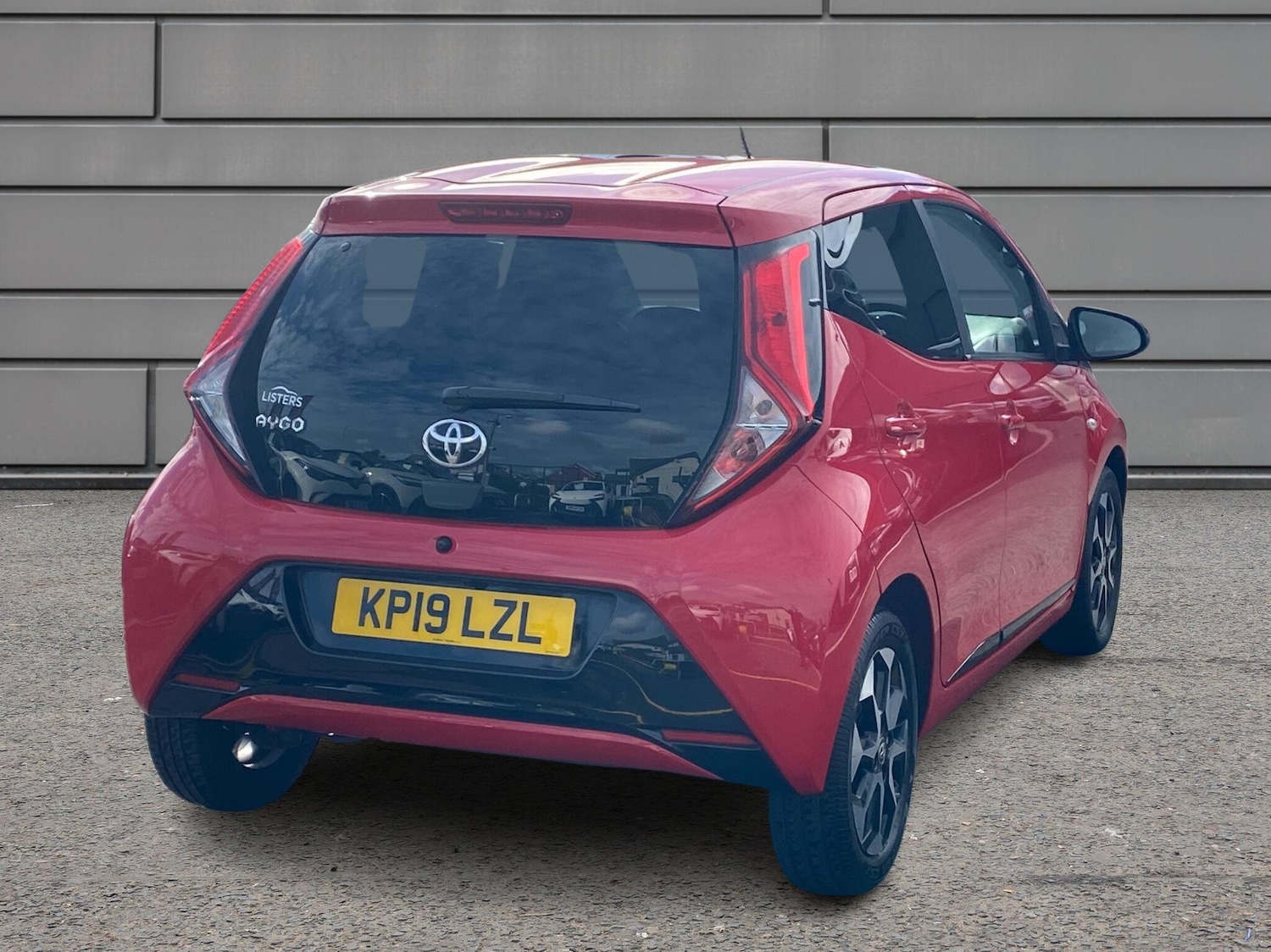 Used Toyota AYGO 2019 for sale - 76338456: Photo 2