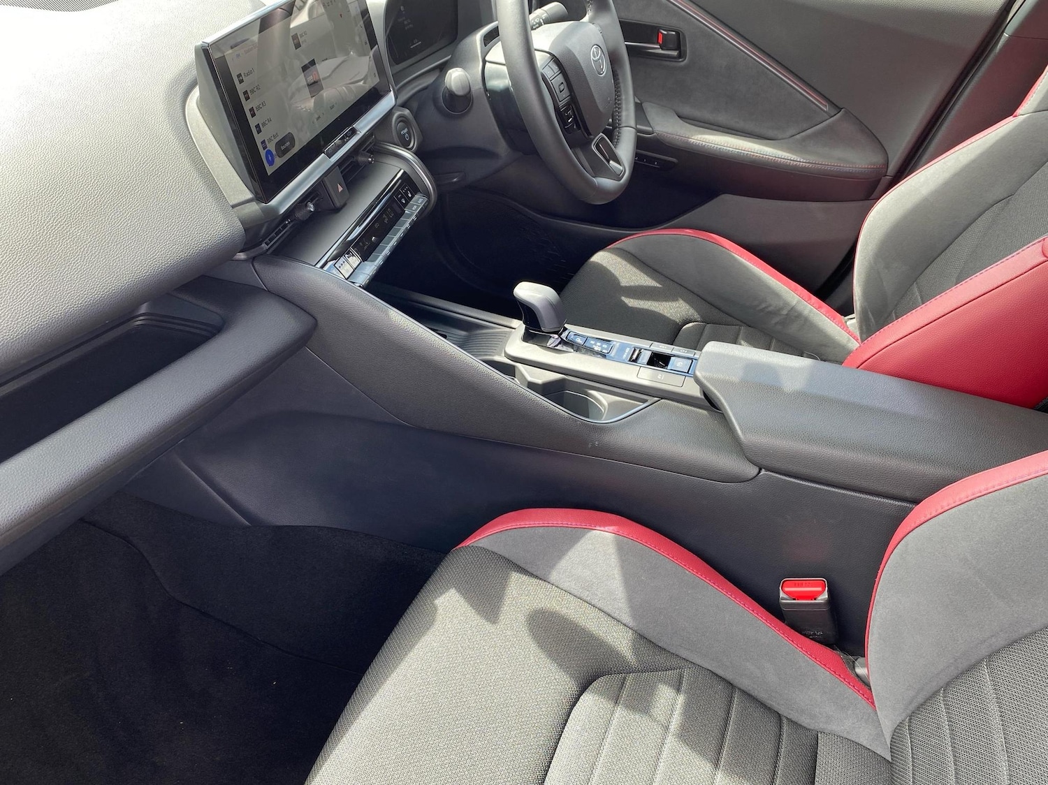 Used Toyota C-HR 2025 for sale - 76111142: Photo 10