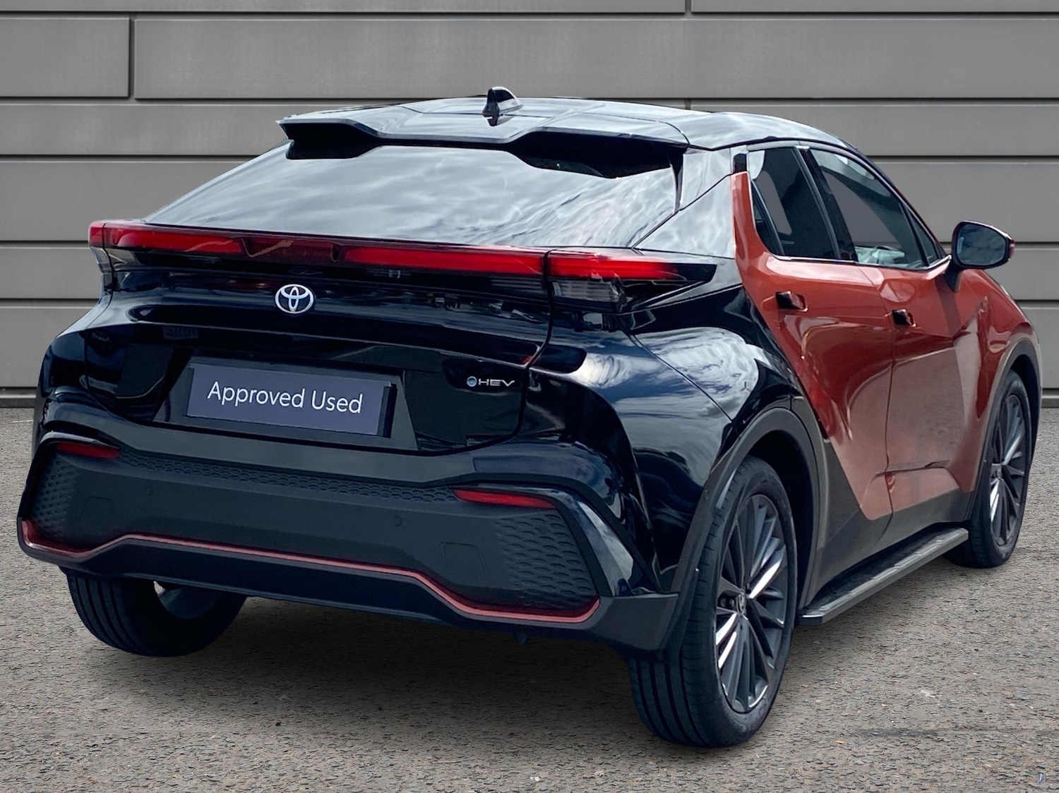 Used Toyota C-HR 2025 for sale - 76111142: Photo 2