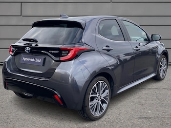 Used Toyota Yaris 2023 for sale - 76110997: Photo 2