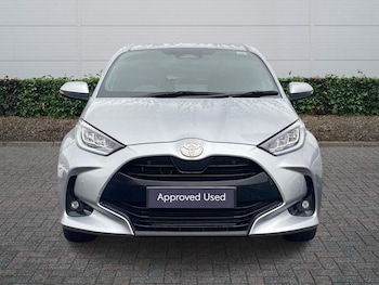 Used Toyota Yaris 2024 for sale - 77013385: Photo