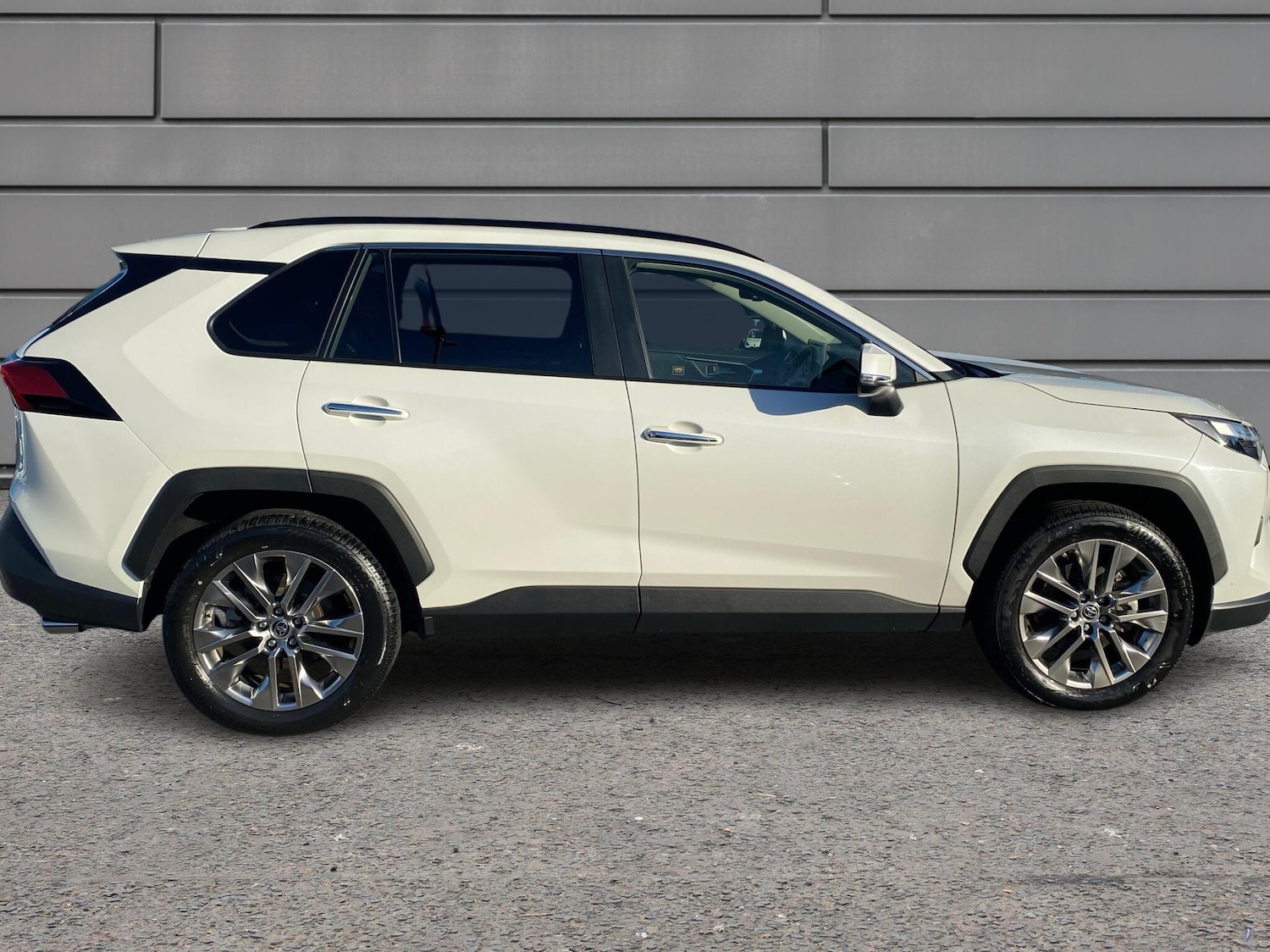 Used Toyota RAV4 2022 for sale - 76647377: Photo 16