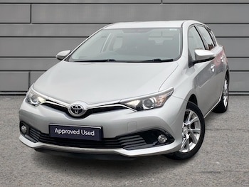 Used Toyota Auris 2015 for sale - 76261188: Photo